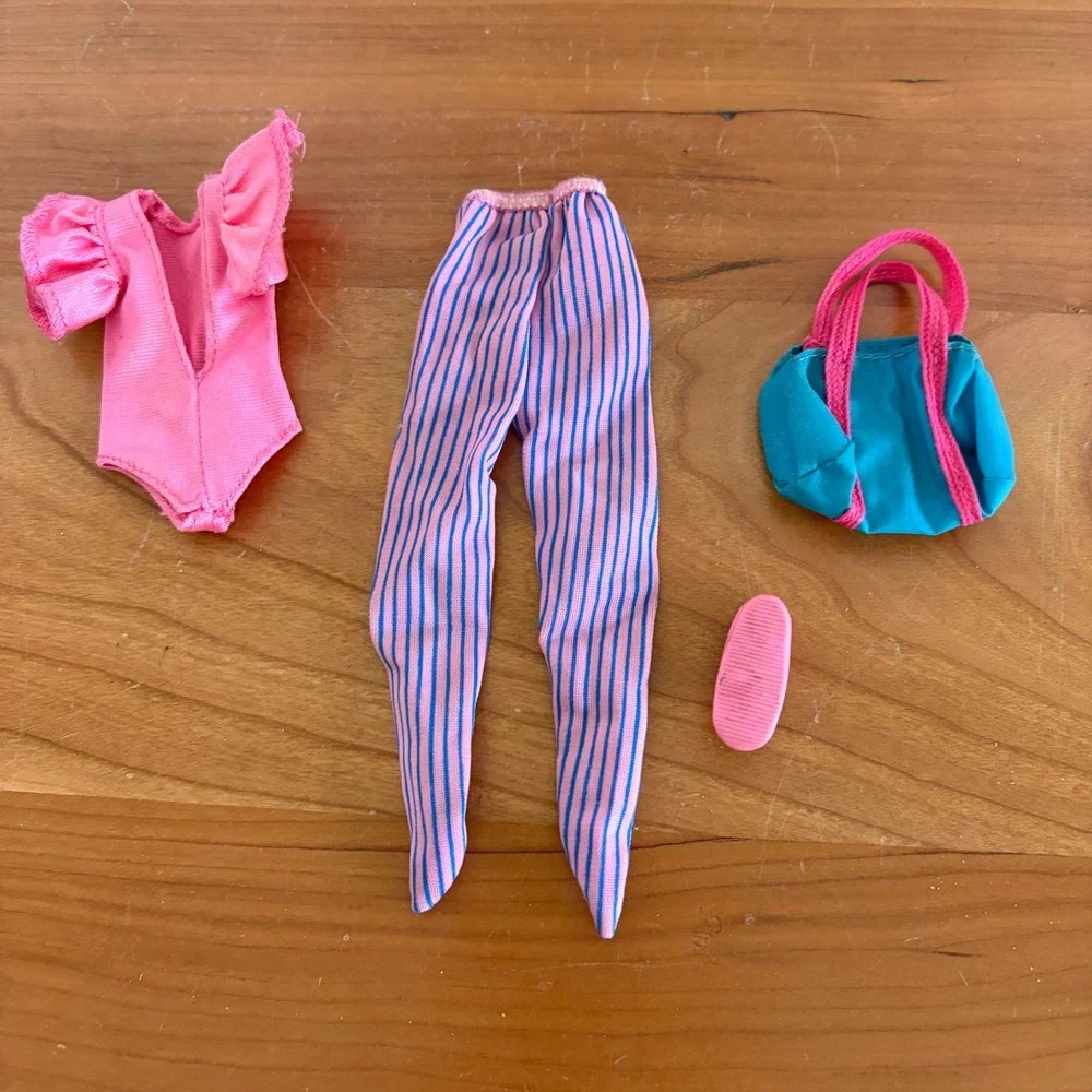 Vintage 1984 Mattel‎ Barbie Great Shape Skipper Doll Outfit Clothes Bag & Shoe